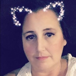 Meet your Posher, Pam